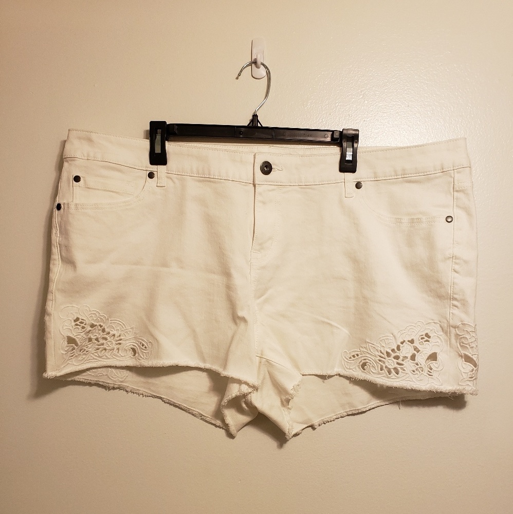 Torrid | White Embroidered Shorts